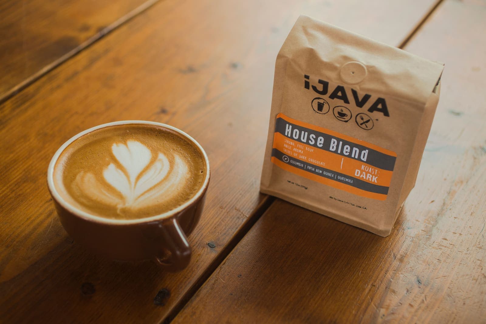 Latte and house blend coffee at iJava